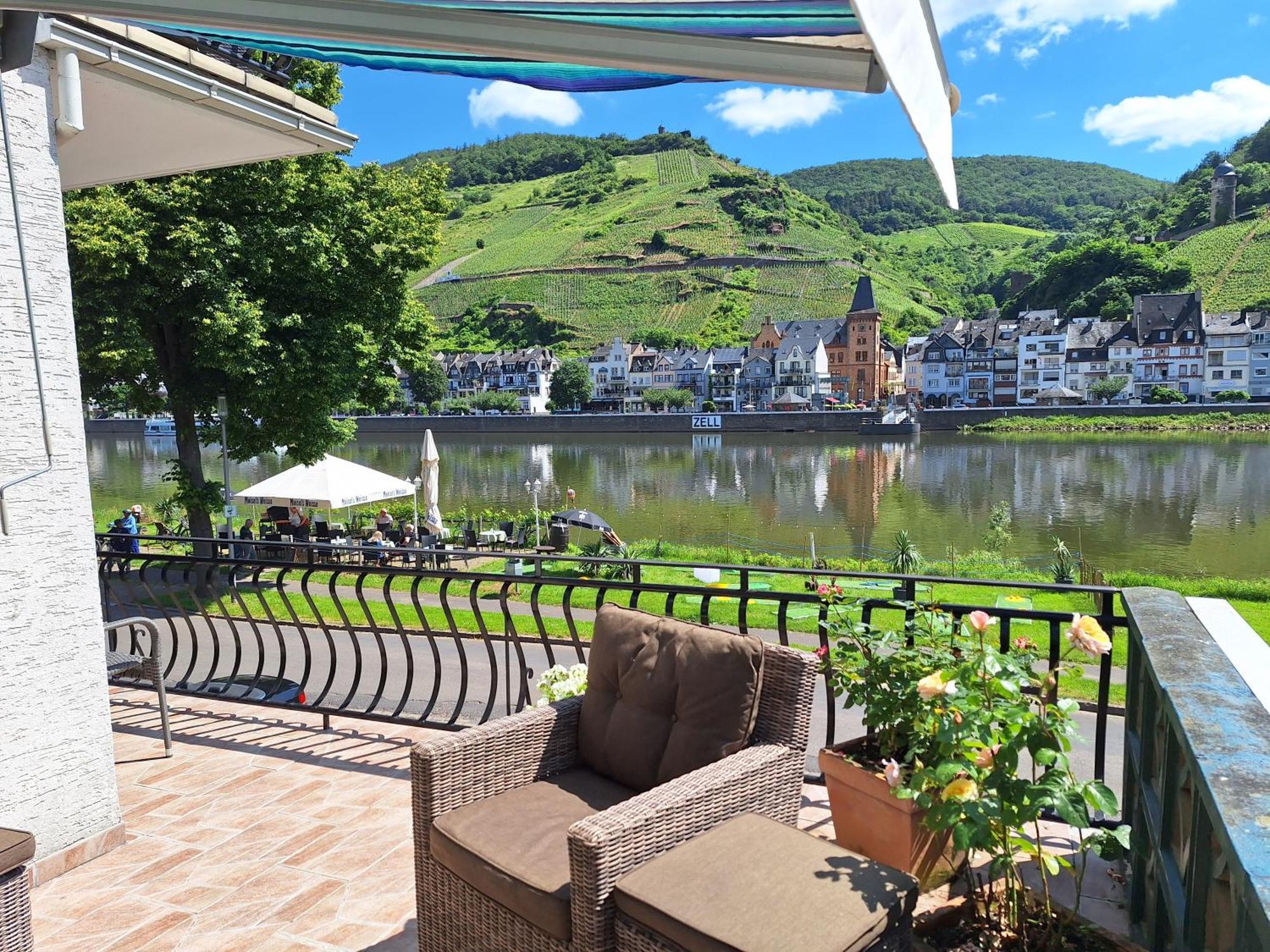 "Ferienhaus An Der Mosel" Целль-ан-дер-Мозель Екстер'єр фото