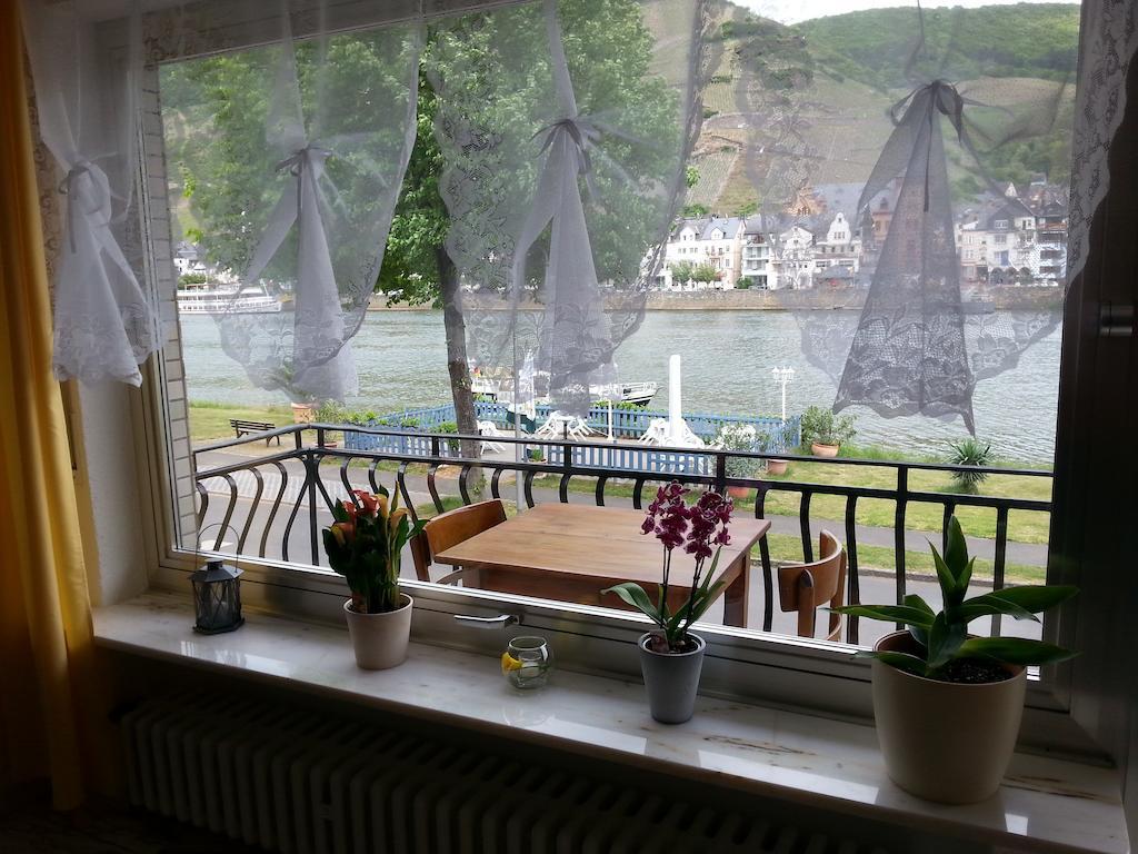"Ferienhaus An Der Mosel" Целль-ан-дер-Мозель Номер фото