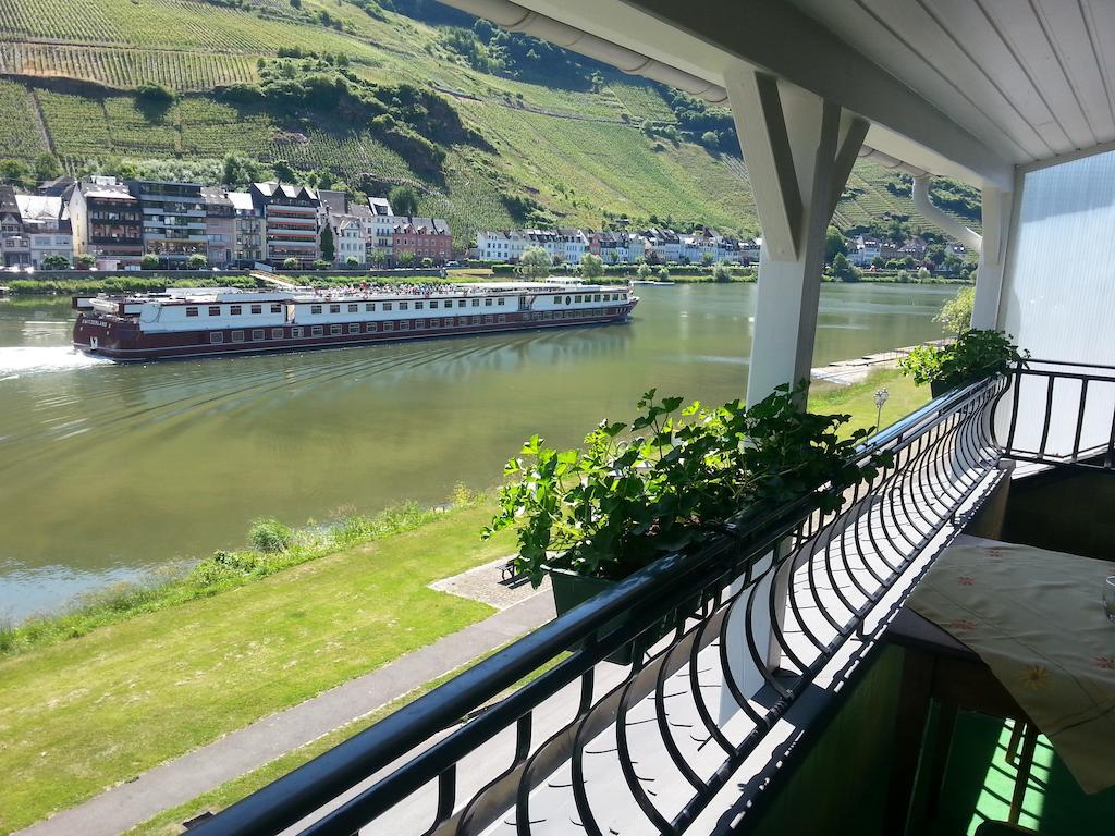 "Ferienhaus An Der Mosel" Целль-ан-дер-Мозель Номер фото